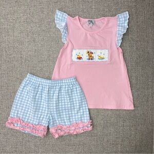 ☔️ Carolina Smocks 4T rainy day shorts set VGUC